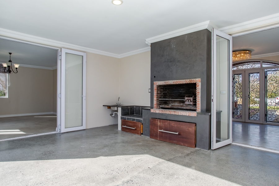 To Let 4 Bedroom Property for Rent in Val De Vie Estate Western Cape
